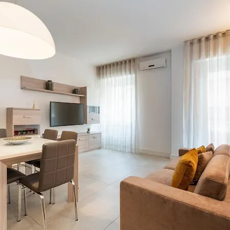 דירה Re Home - Next To Verona Arena ורונה