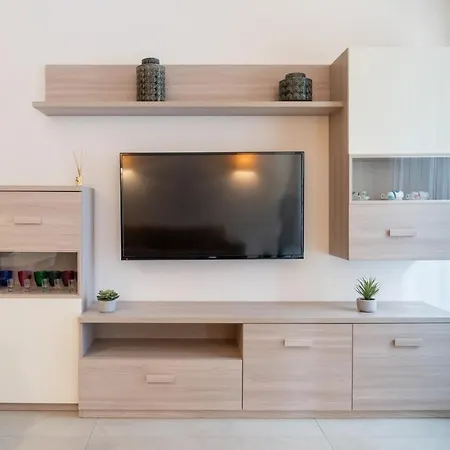 Re Home - Next To Verona Arena *