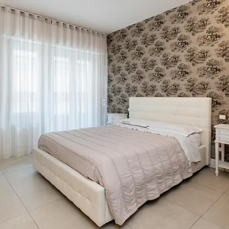 דירה Re Home - Next To Verona Arena ורונה